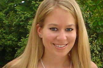 Peter de Ferris는 2008 년 Natalie Holloway의 실종을 보도 한 작품으로 국제 에미 상을 수상했습니다. 