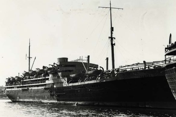 The ship HMT Dunera in Sydney, 1940.