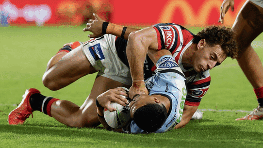 Mark Nawaqanitawase v Ronaldo Mulitalo.