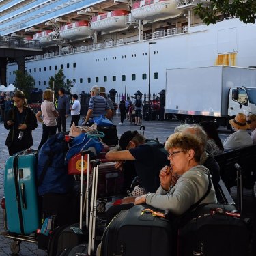 Passengers disembark unchecked from the Ruby Princess cruise ship on March 19 at Sydney’s Circular Quay.