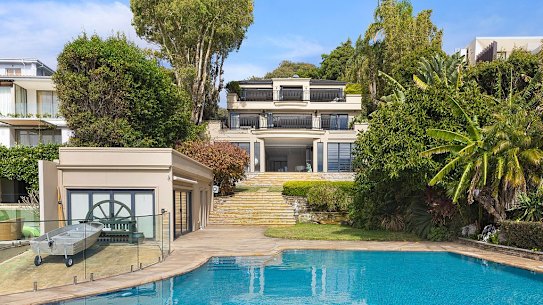 The Vaucluse waterfront of the Moss family.