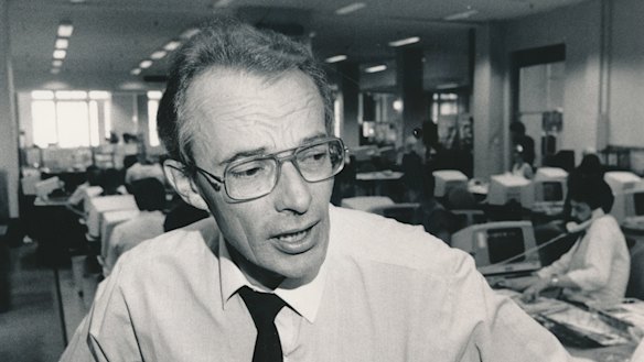 Author and journalist Les Carlyon.