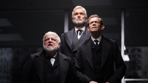 The superb British actors Simon Russell Beale, Ben Miles and Adam Godley embody generations of Lehman workers.