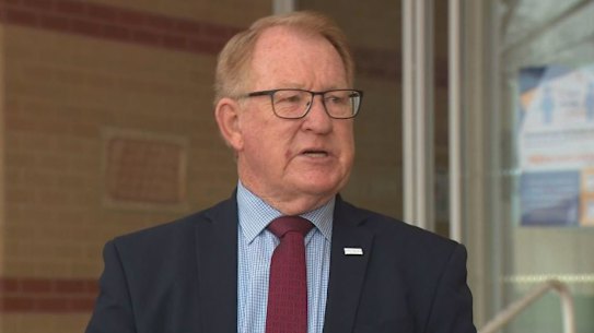Goulburn mayor Bob Kirk wants travel restrictions tightened 