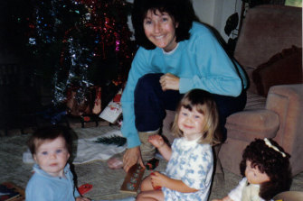 Hannah Kent as a child, with her younger sister Briony and her mother Pam.