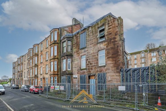 The flat in Port Glasgow, Scotland is asking £5000.