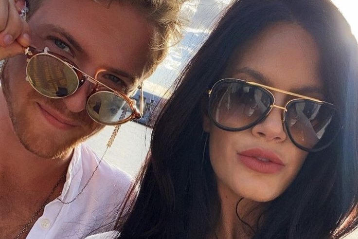 Elle Watson Byron Bay: Husband Or Partner - Is She Married? Everything About Her Parents - Age Job And Salary Details