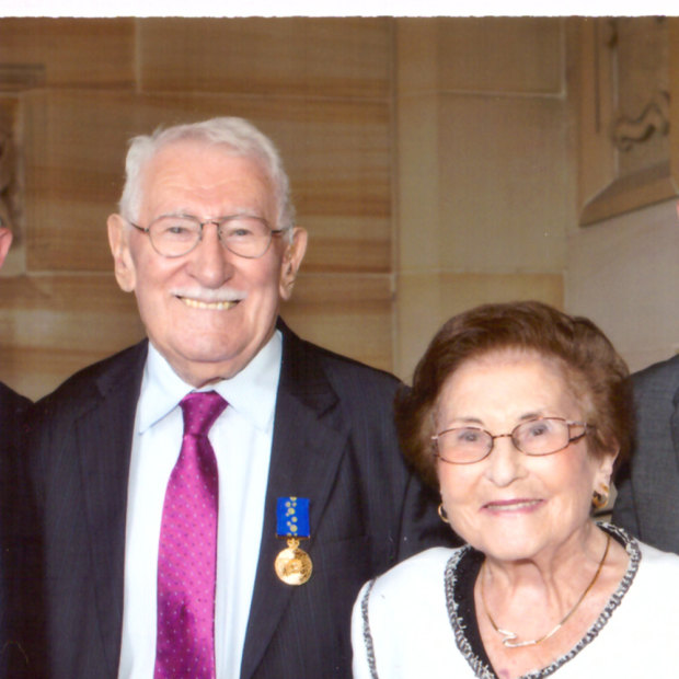 Eddie Jaku received his OAM in 2013 with sons  Andre and Michael and wife Flore.