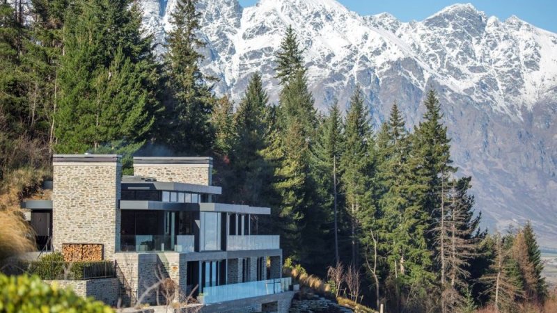 Star Broker Turns To New Zealand As New York Luxury Market Wilts