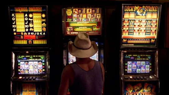 Clubs NSW has criticised a plan that would see Star Casino receive 1000 extra poker machines. 