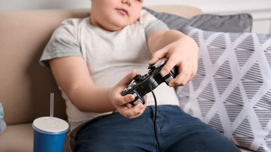 A new app for obese children has parents and experts split.