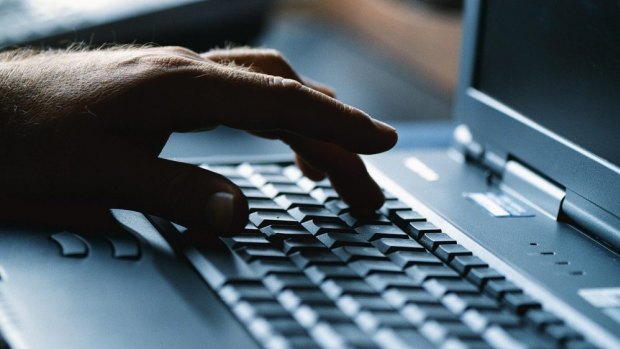 Online trolls on notice as government pushes for 'world first' adult cyber abuse laws
