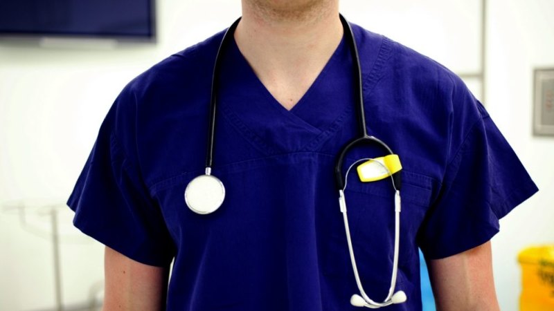 Doctors look interstate for work as Victorian budget squeeze hits hard