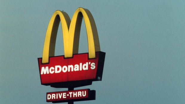 A McDonald's worker who broke her leg climbing down from having a smoke on the restaurant's roof before her shift has won an appeal granting her the right to worker's compensation.