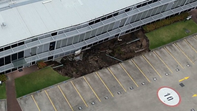 Nearly two years after sinkholes opened, fix for halted Sydney motorway remains unresolved