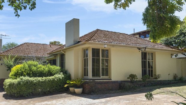 Family splash $3.42 million on Balwyn North home they plan to knock down