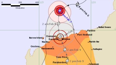 Wa S Pilbara Region Battens Down As Cyclone Damien Gathers Steam