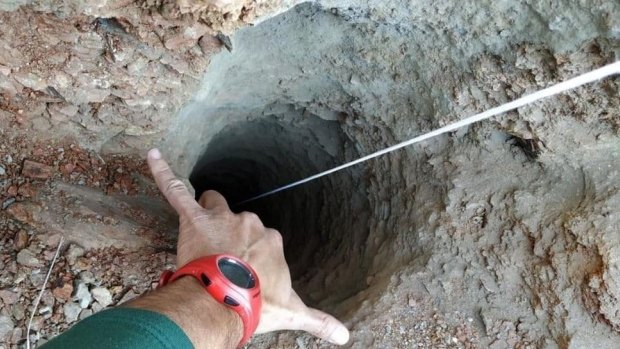 A toddler fell down this 100 metre-deep borehole in the town of Totalan in Malaga, southeastern Spain.