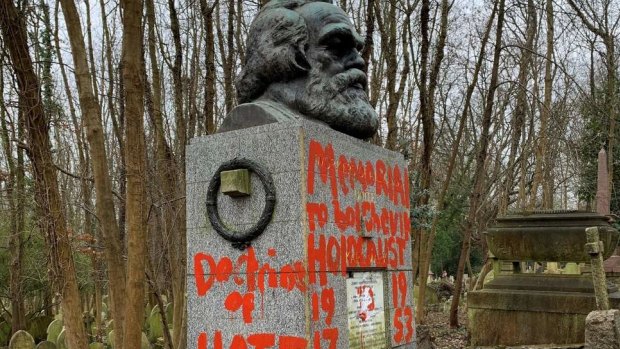 The memorial to Karl Marx in London's Highgate Cemetery has been vandalised for the second time in a few days, this time with slogans daubed on with red paint.