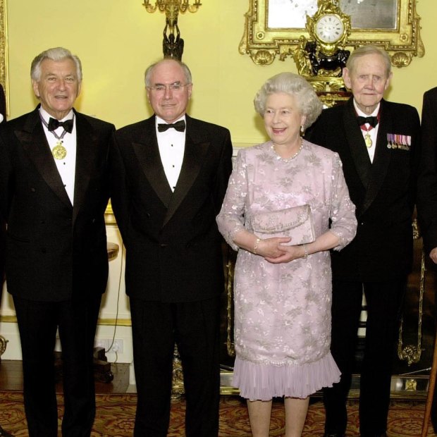 A Buckingham Palace event in July 2000 to commemorate the centenary of modern Australia. Queen Elizabeth with Australian prime ministers (left to right) Malcolm Fraser, Bob Hawke, John Howard, John Gorton and Gough Whitlam.