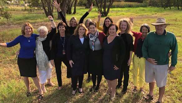 Residents who were key in the community campaign, with Minister Saffioti and Belmont MLA Cassie Rowe. 