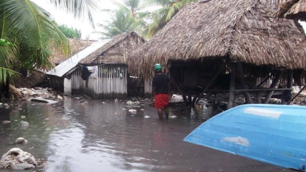 Cyclone Pam storm surges in Kiribati.