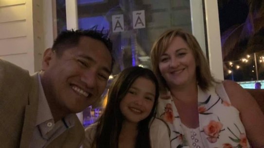 Hoping to get home for Christmas, L-R Raiman Dilag, Laani Dilag, Renae Moncrieff in Canada.