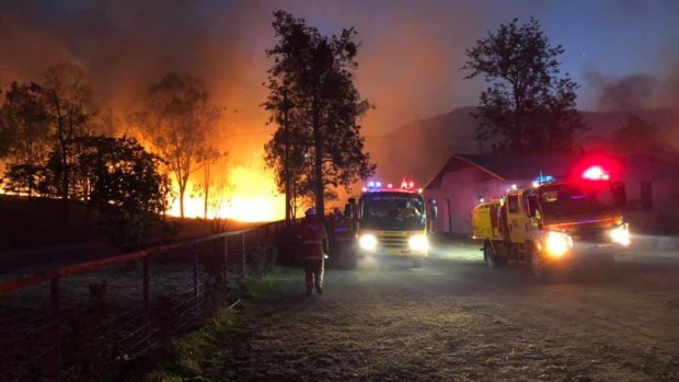 More urged to flee as Queensland fires spread