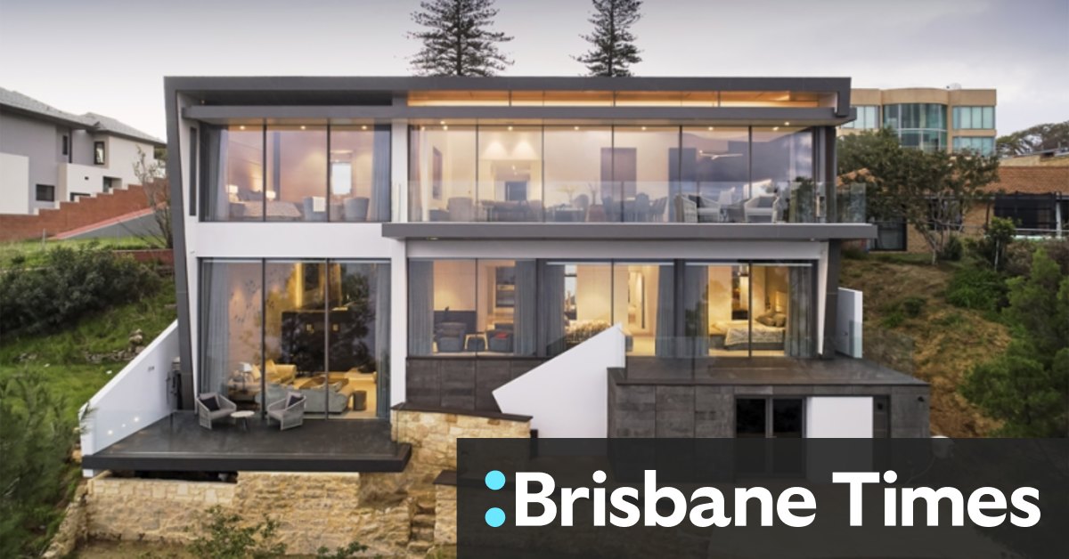 The Peak of WA home style indicates dwelling in a mansion with large sky-framed home windows