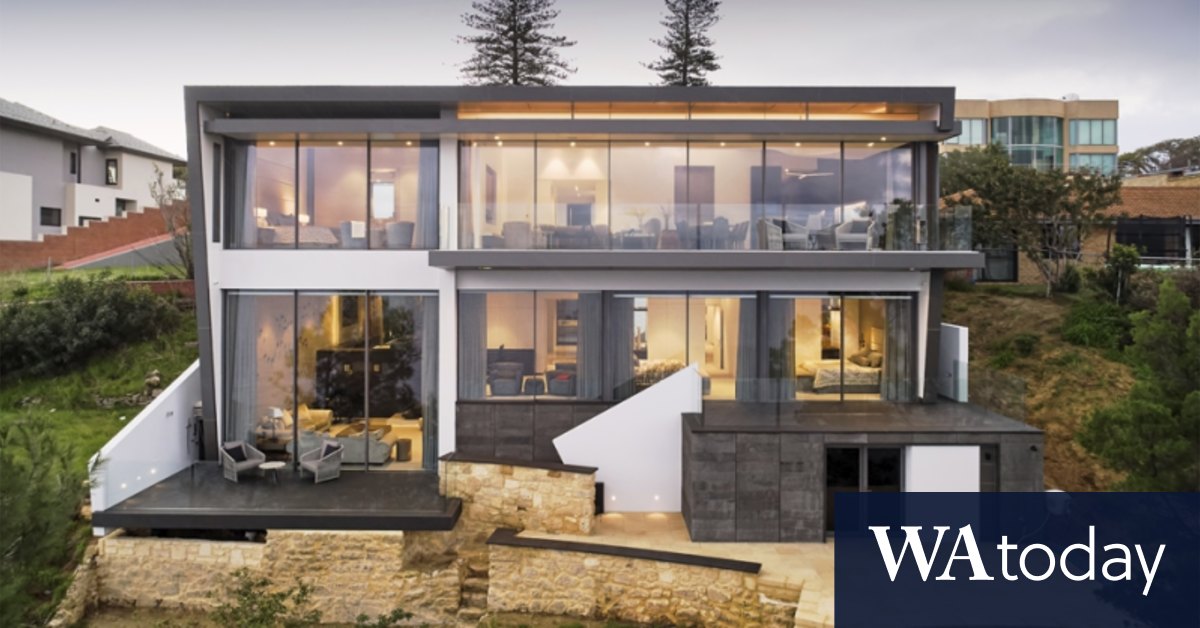 The Peak of WA home design means living in a mansion with huge sky-framed windows
