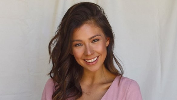 Yovana Mendoza, formerly known as Rawvana.