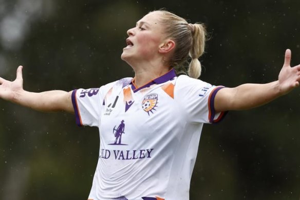Millie Farrow of Perth Glory celebrates a goal during the round 7 match.