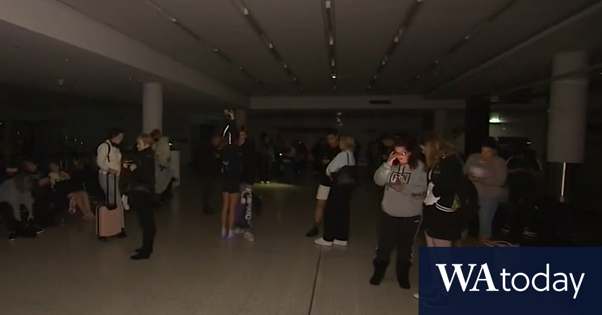 Perth Airport chief admits blackout 'not one of our finest hours' - Vimarsana News