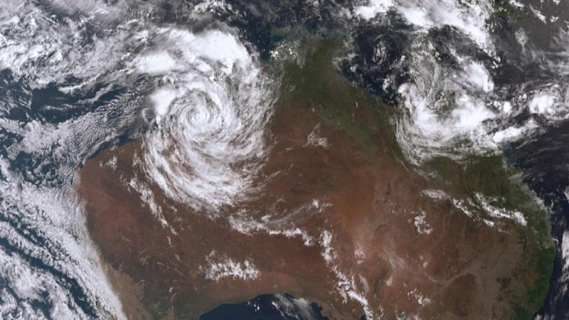 Residents brace for heavy rain as Tropical Cyclone Luana heads inland