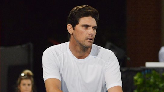 Mark Philippoussis says Australia's feuding players should sort out their differences in person.