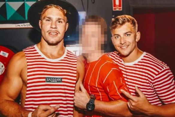 Jack de Belin (left) and Callan Sinclair (right) on a pre-Christmas pub crawl in Wollongong in 2018.