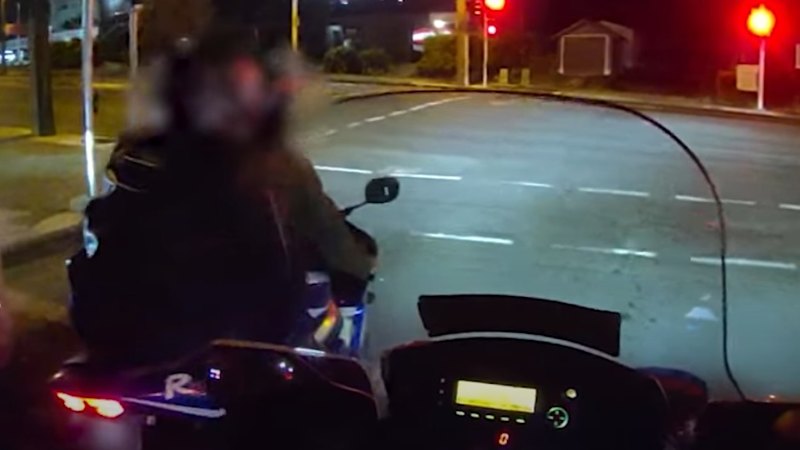Watch: Rider tries – and fails – to flee police on motorbike before citizen helps in arrest