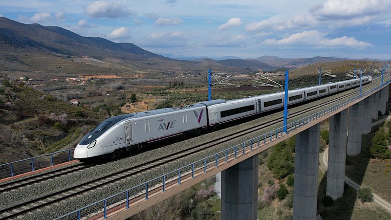 Potovanje po Španiji z vlakom ponuja edinstveno izkušnjo