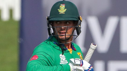 Quinton de Kock did not take a knee, in defiance of a Cricket South Africa directive.
