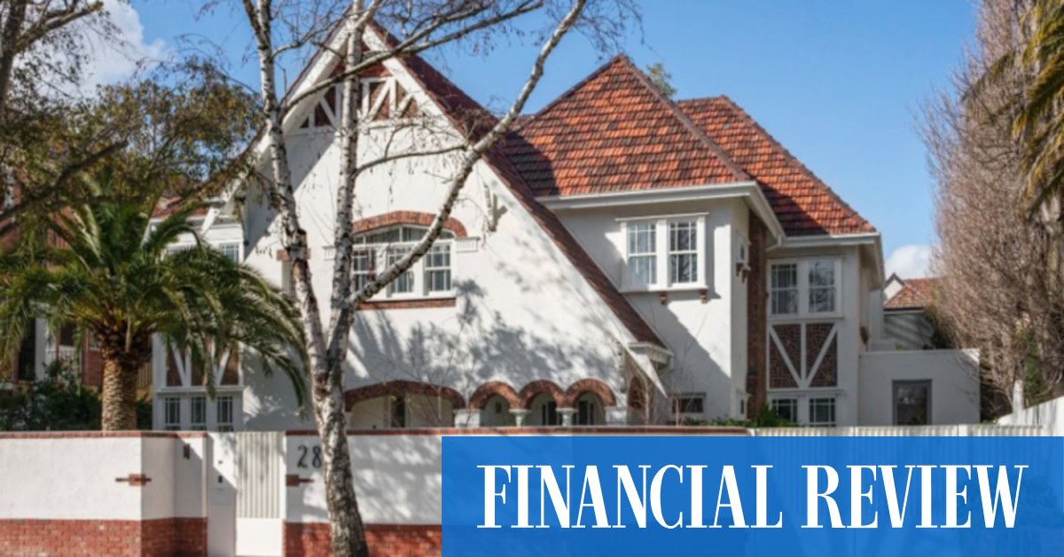 afr.com - Michael Bleby - Melbourne, Sydney auction markets weaken despite 'unicorn' sale