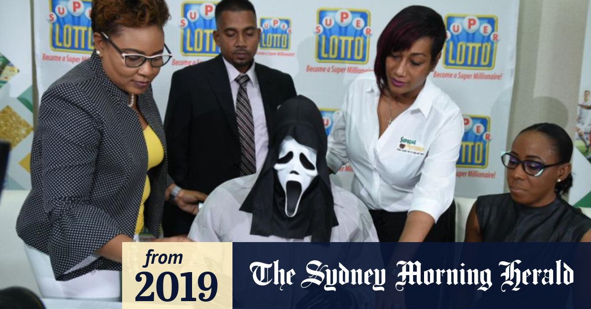 Bonde Dinkarville vin Jamaica: Super Lotto winner shows up in Scream mask to claim million-dollar  prize