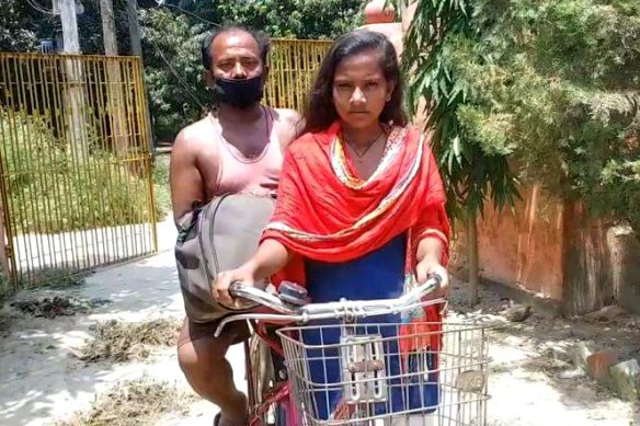 Jyoti Kumari, 15, cycled 1100 kilometres from New Delhi to her family’s village, transporting her father, Mohan Paswan, a migrant labourer, on the back. 