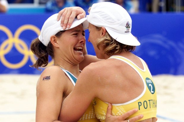 Kerrie Pottharst and Natalie Cook win gold in Sydney in 2000.