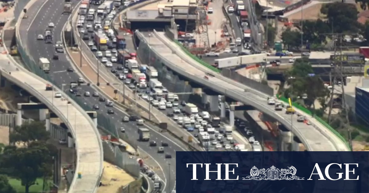 Melbourne crash: Death on West Gate Freeway grinds traffic to a halt - Vimarsana News
