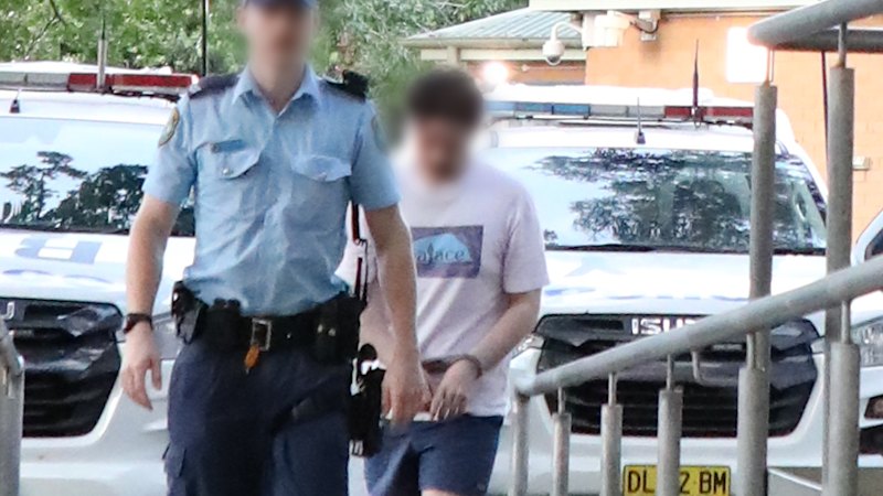 Sydney teacher allegedly groomed girl, 14