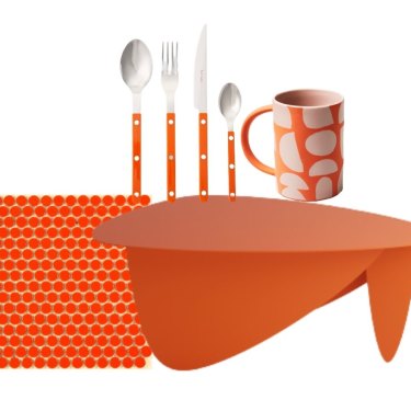 “Penny Round” tiles; “Bistrot” 4-piece cutlery set; “Smooth” coffee table; “Happy” mug.