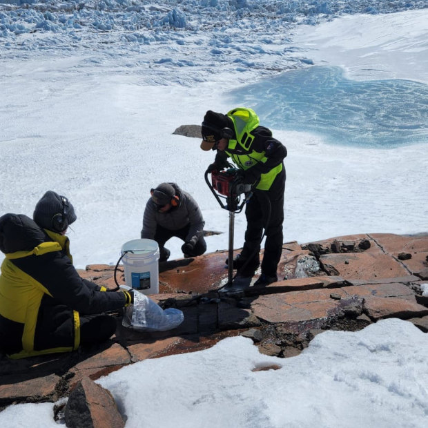 Dr Richard Jones and his team drilling into the bedrock.