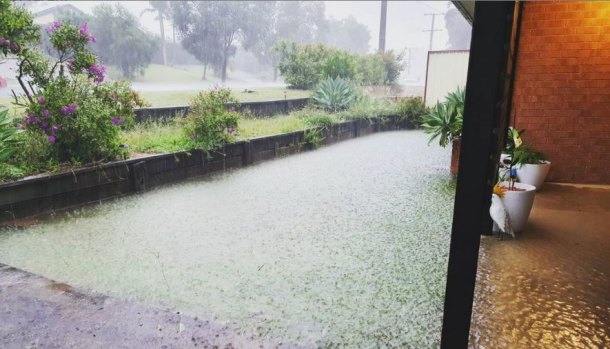 Heavy rainfall saw almost 100mm fall in one hour in the Redlands, including in the Alexandra Hills Lakeside Estate. 