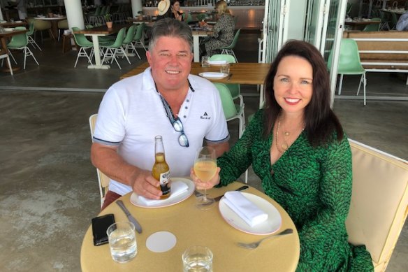 Rhonda Jansen with her husband Mark, who had a living wake before passing away from bowel cancer in 2019.