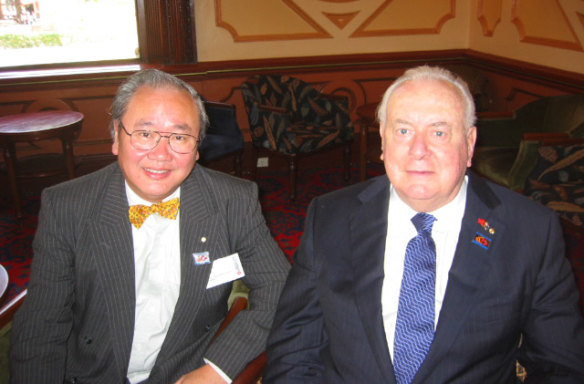 Dr Tony Pun and former prime minister Gough Whitlam at Sydney Town Hall, 2002.